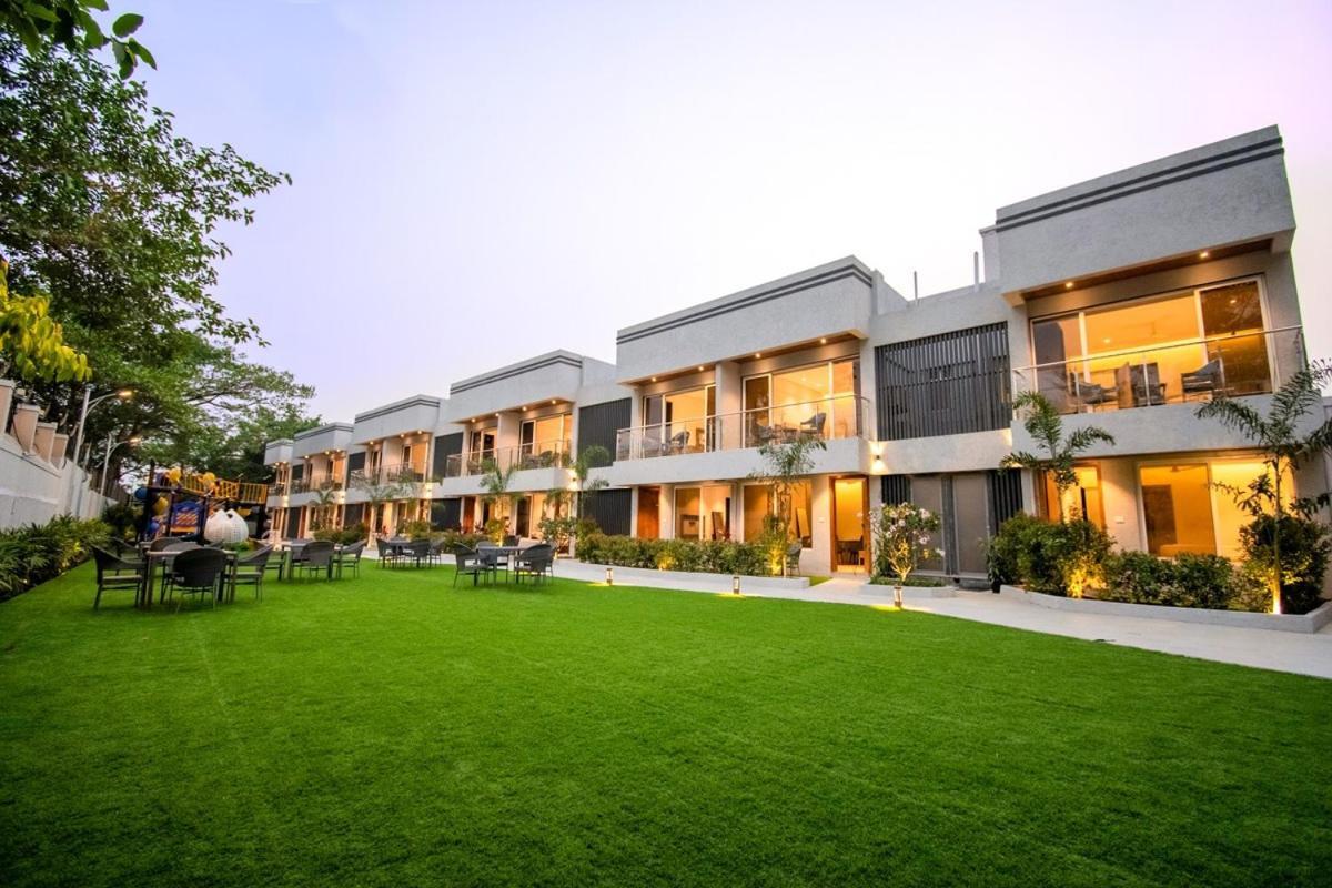 Meritas Aura Resort Lonavala Exterior foto